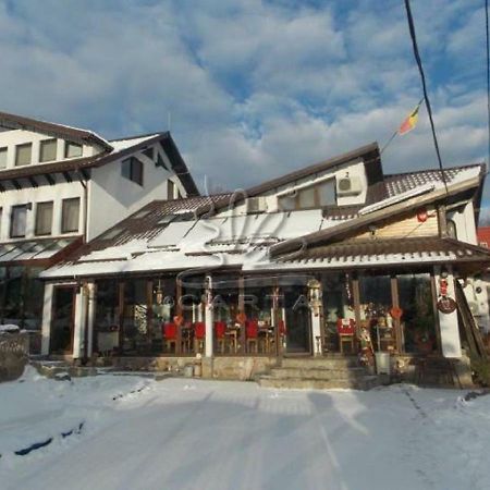 La Marele Moft Hotel Slănic Eksteriør billede