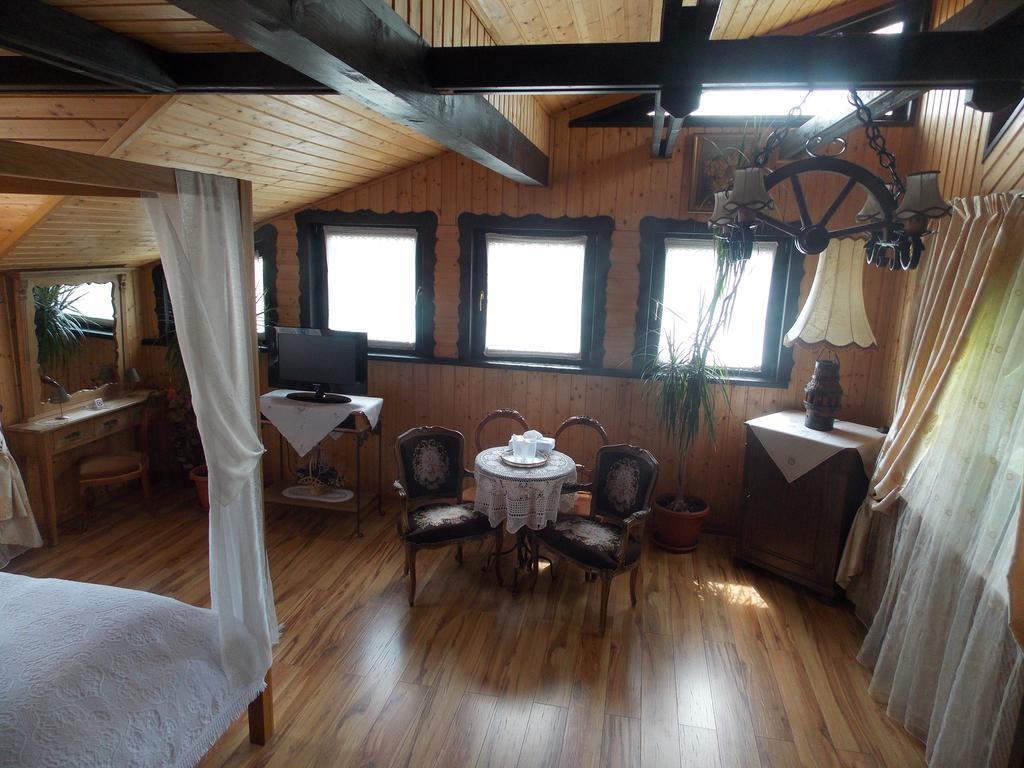 La Marele Moft Hotel Slănic Eksteriør billede