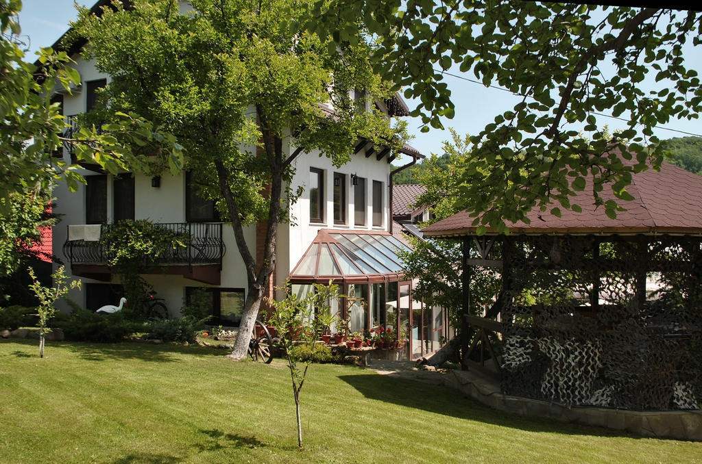 La Marele Moft Hotel Slănic Eksteriør billede