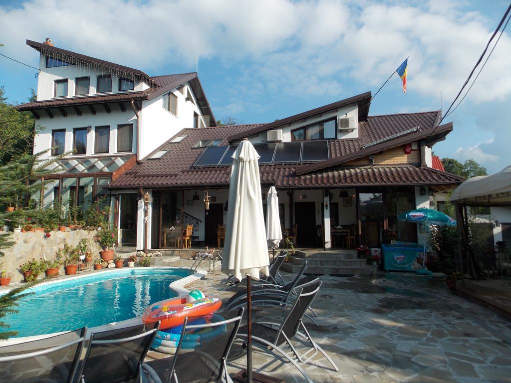 La Marele Moft Hotel Slănic Eksteriør billede